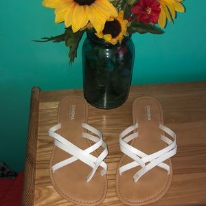 Sonoma White Slip-on Strappy Sandals